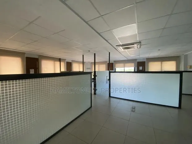 400 M/S Office Complex With Furniture Cabtonments · Photo 1