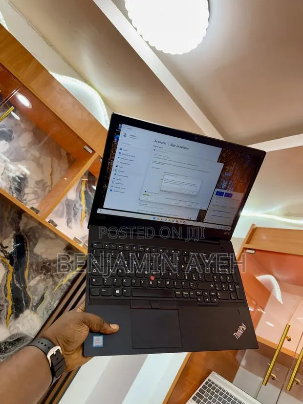 Laptop Lenovo ThinkPad E585 8GB Intel Core i5 SSD 256GB · Photo 1