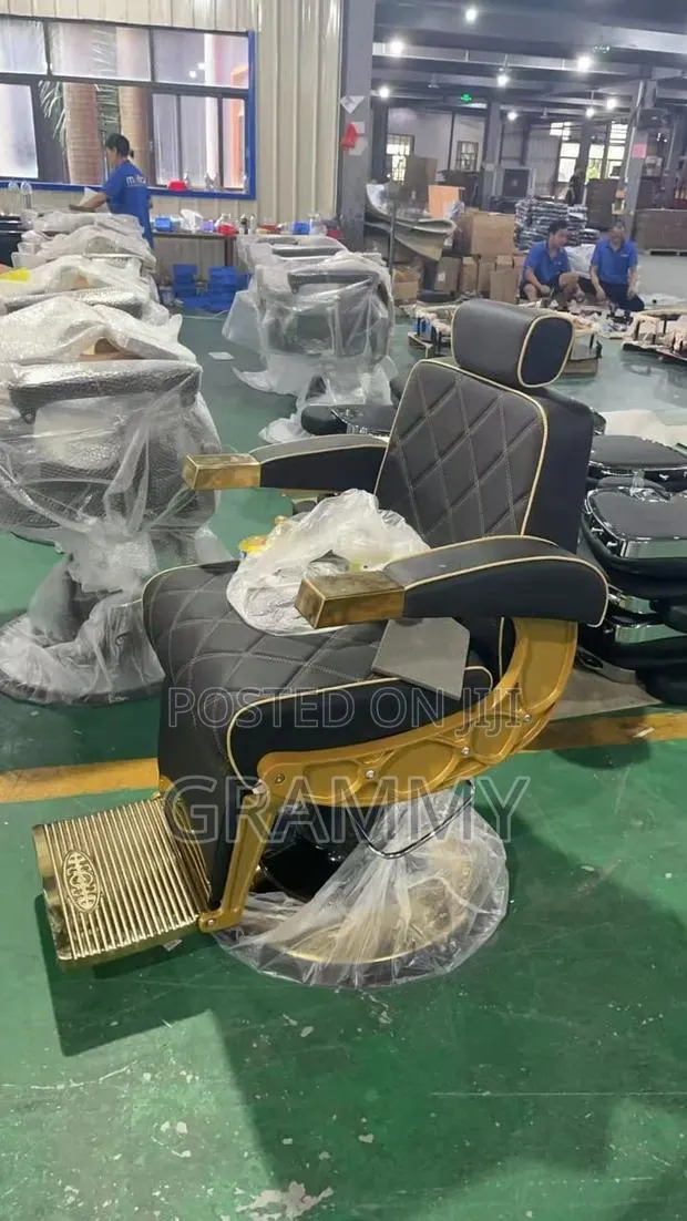American Barbing Chair · Photo 1