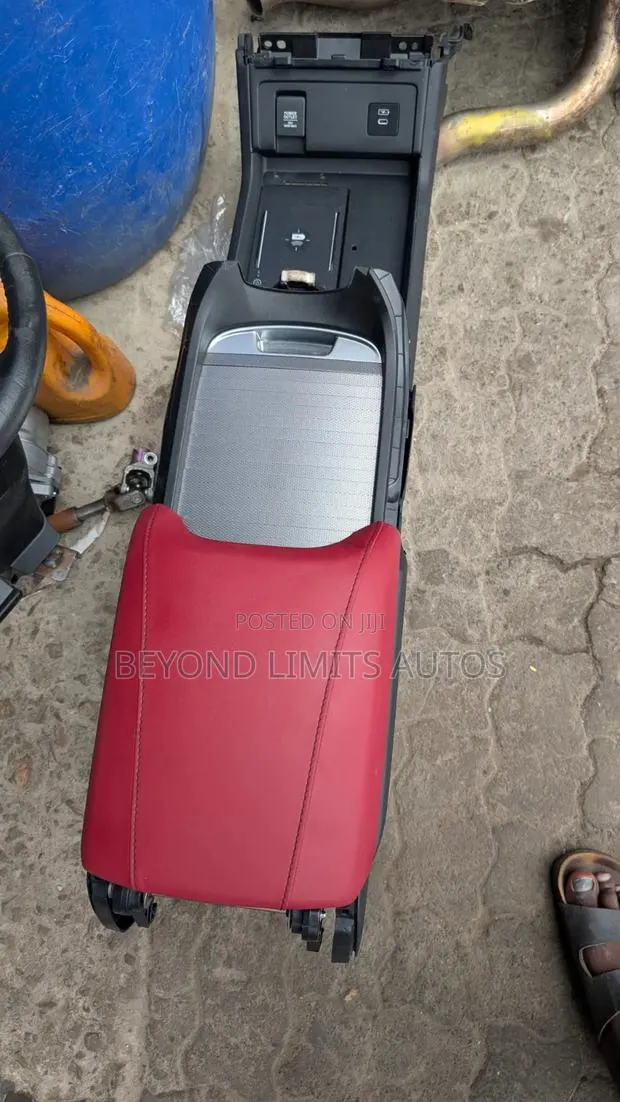 Acura RDX 2018,2019,2020,2021,2022,2023,2024,2025 Armrest Console · Photo 1