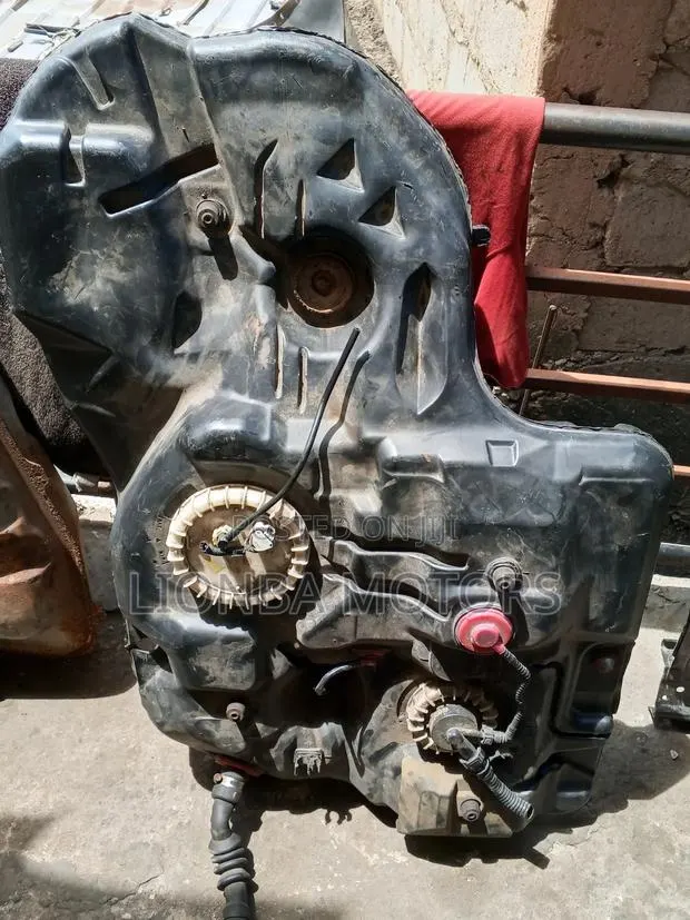 Highlander 2010 Fuel Tank · Photo 1