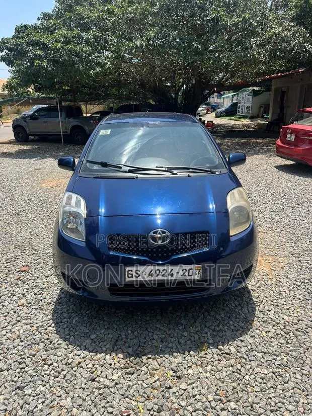 Toyota Yaris 2010 Blue · Photo 1