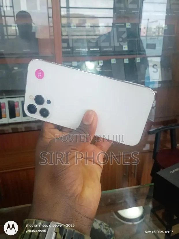 Apple iPhone 12 Pro Max 128 GB White · Photo 1
