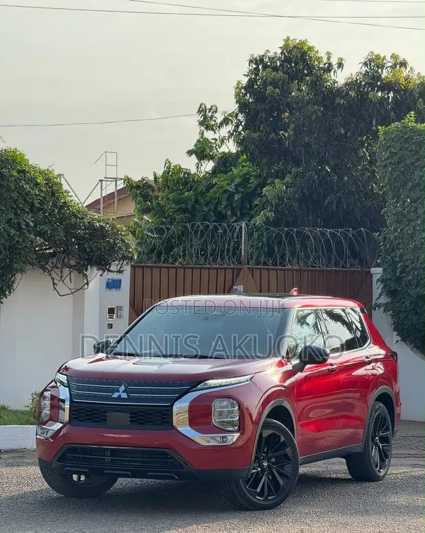 Mitsubishi Outlander 2024 Red · Photo 1