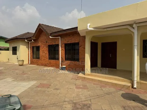 4 Bedrooms Self Compound for Rent · Photo 1