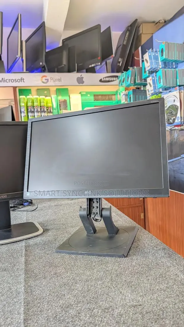 22" AOC LED Backlit LCD Monitor · Photo 3