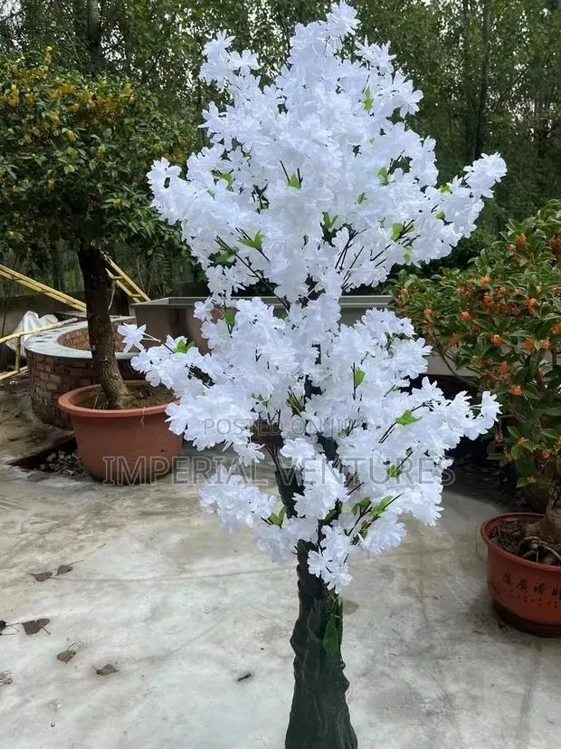 Beautiful Artificial Flowers · Photo 1