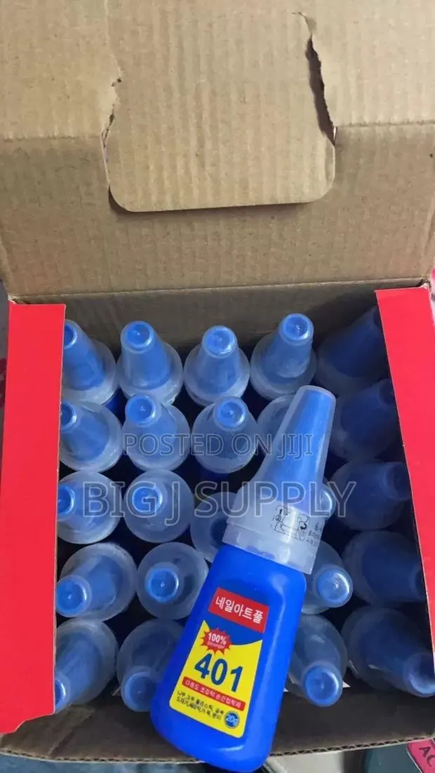 401 Nail Glue · Photo 1
