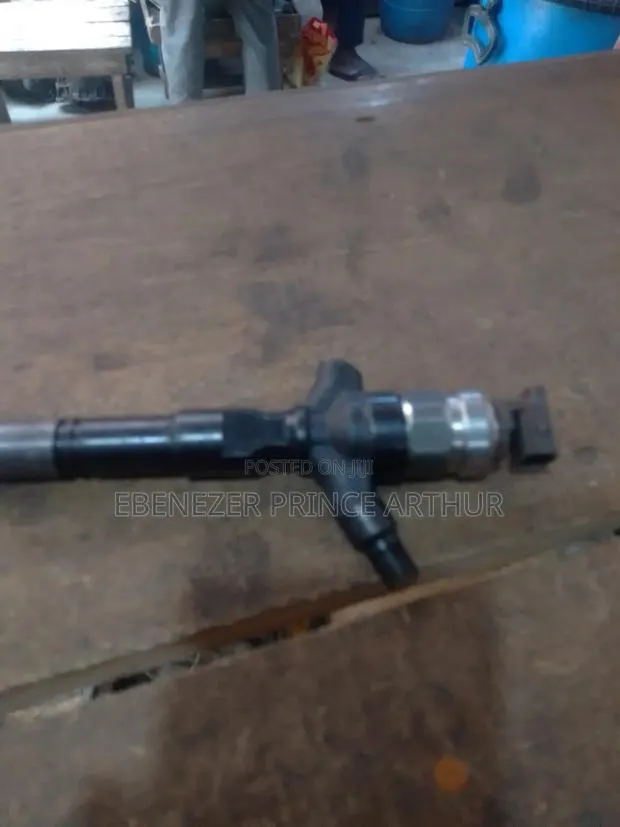 Fuel Injector · Photo 1