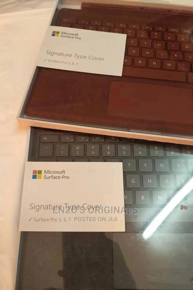 Microsoft Surface Pro 7 Alcantara Signature Keyboard · Photo 2
