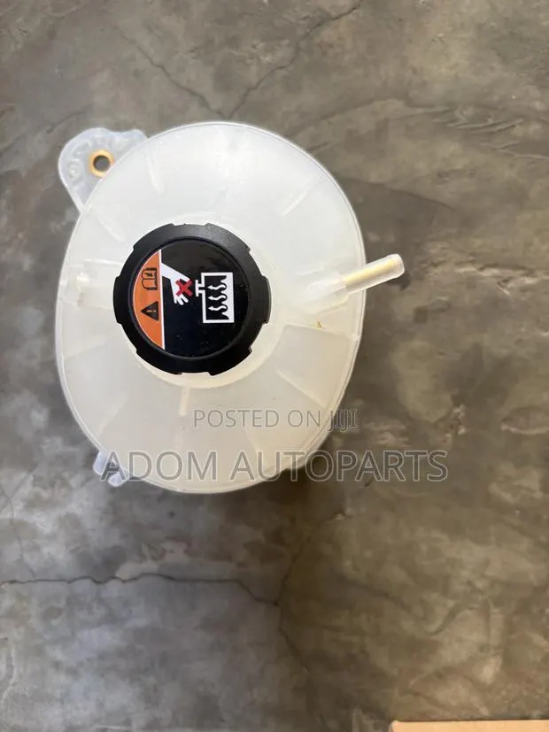Hyundai Tucson Santafe Reservoir Bottle Tank · Photo 1