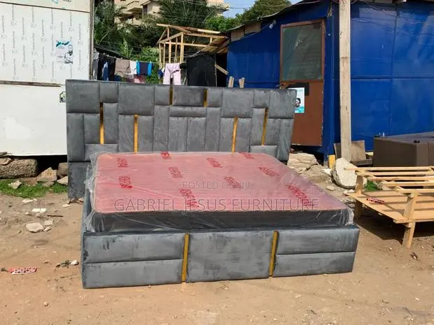 Super King Size Bed With Mattress · Photo 1