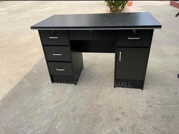 Office Desk · Photo 1