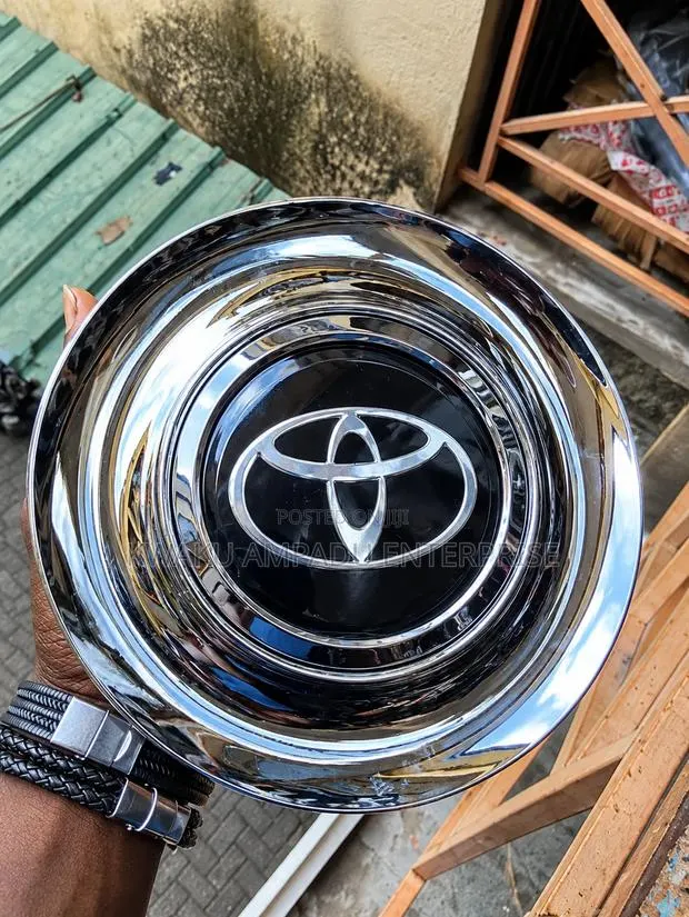 Toyota Floating Wheel Center Cap (Spinner Cap) - 4pcs · Photo 1