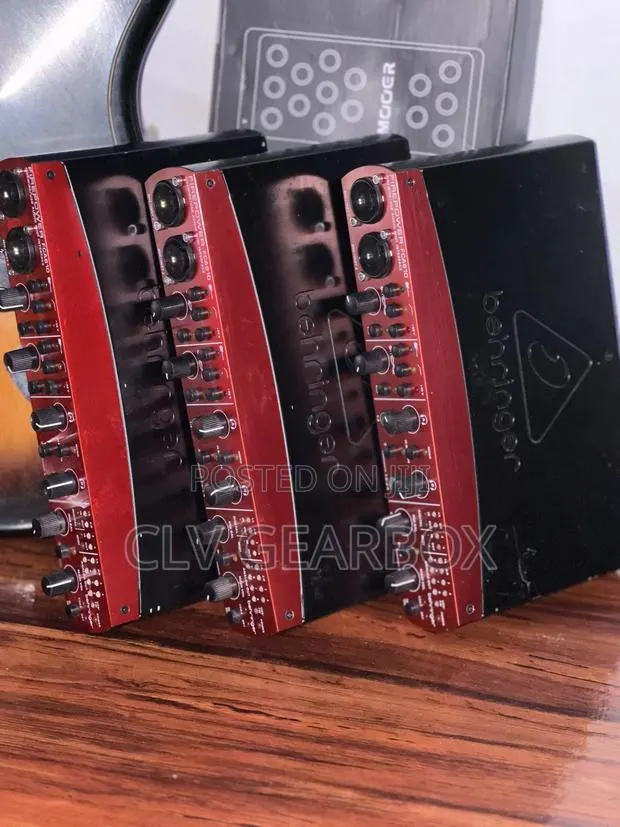 Sound Card / Audio Interface 6 Inputs and Outputs. · Photo 1