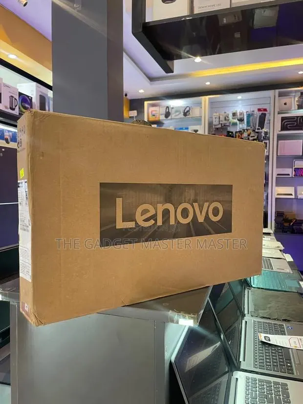 New Laptop Lenovo IdeaPad 520 12GB Intel Core i7 SSD 512GB · Photo 1