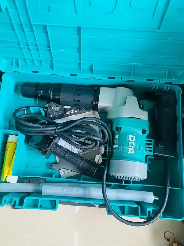 DCA AZG6S 1050W Corded Electric Percolition Hammer With 17mm Hex Chuck · Photo 1
