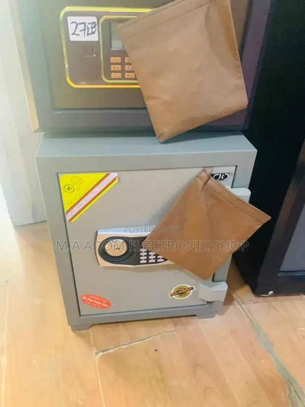 27eb Money Safe Box · Photo 1