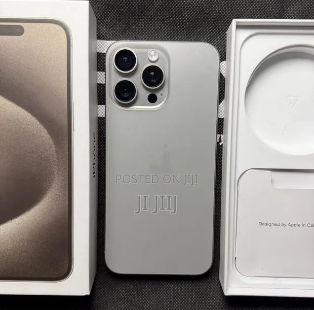 Apple iPhone 15 Pro Max 256 GB Gray · Photo 1