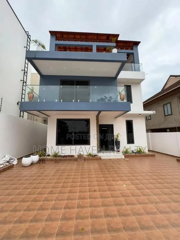 4bdrm House in Lakeside for sale · Photo 1