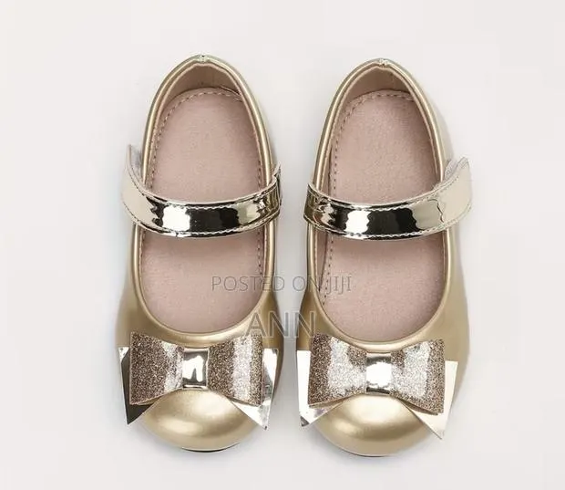 Golden Shoes for Children · Photo 1