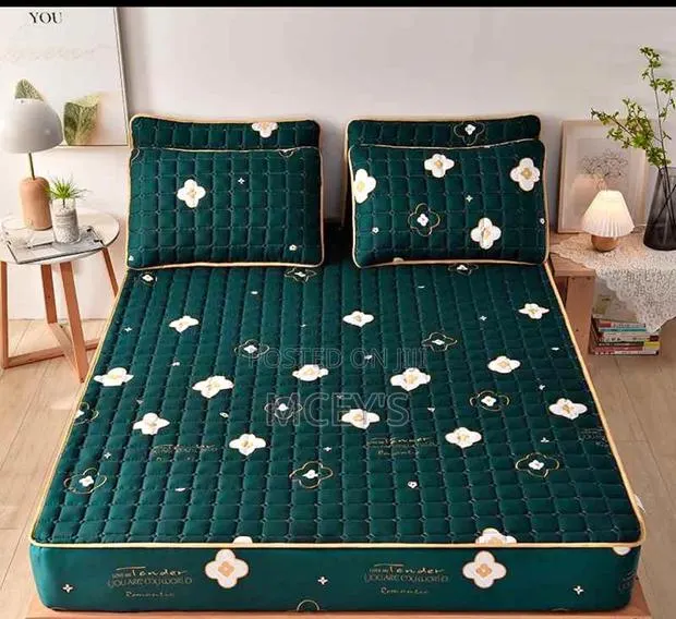 Green With Design Waterproof Mattress Protector King · Photo 1