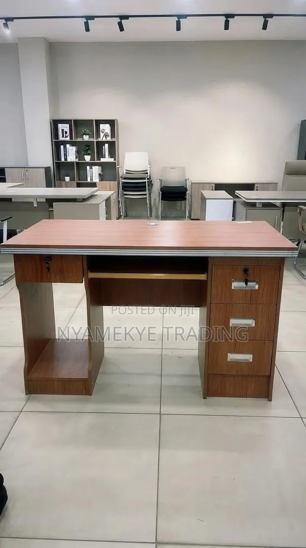 Office Desk · Photo 1