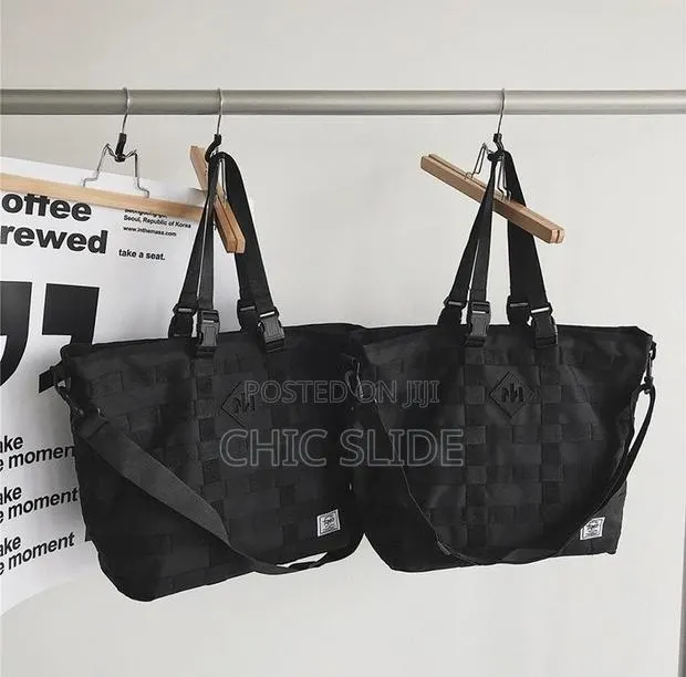 High Quality Tote Bag · Photo 1
