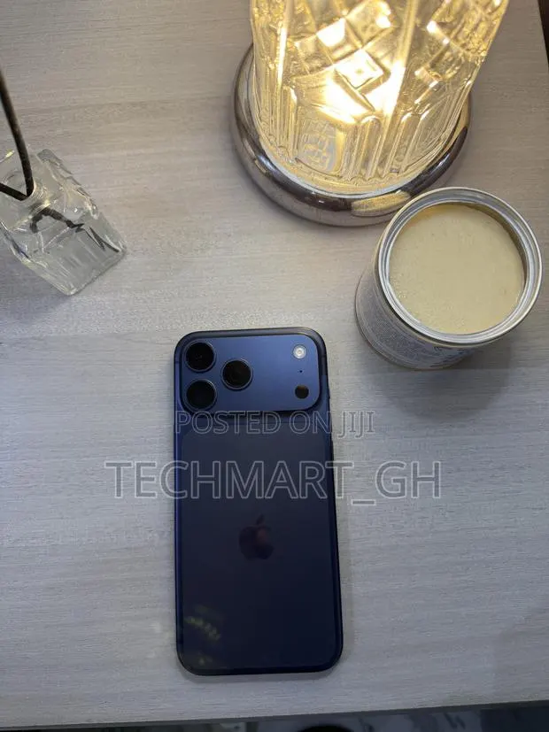 Apple iPhone 17 Pro Max 256 GB Blue · Photo 1