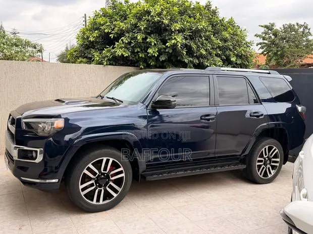 Toyota 4-Runner 2016 Blue · Photo 1