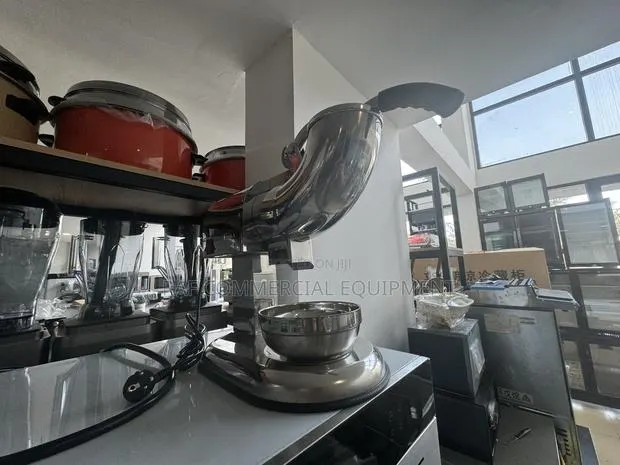 Commercial Ice Crusher · Photo 1