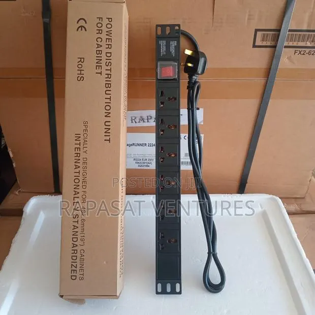 Power Distribution Unit (Pdu) Metal 6 Way · Photo 1
