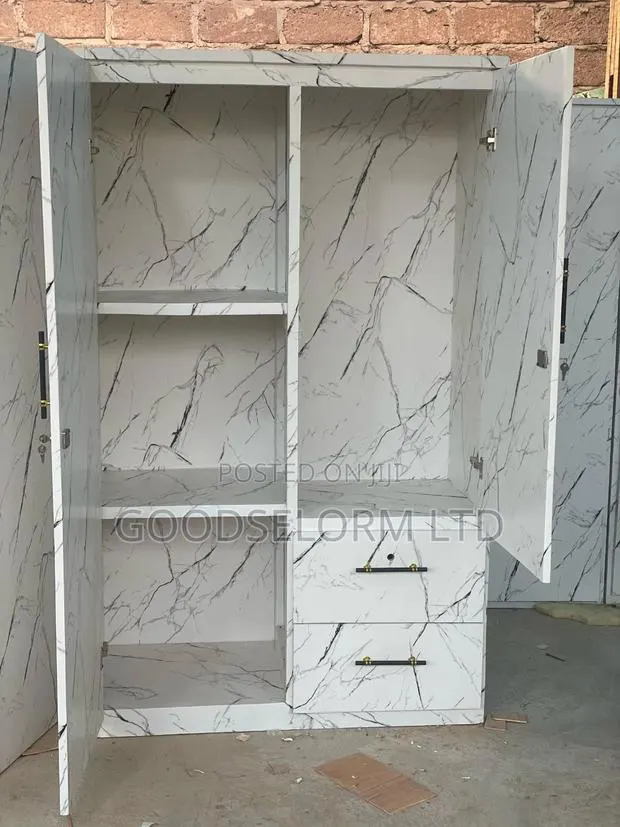 Wardrobes Double · Photo 1