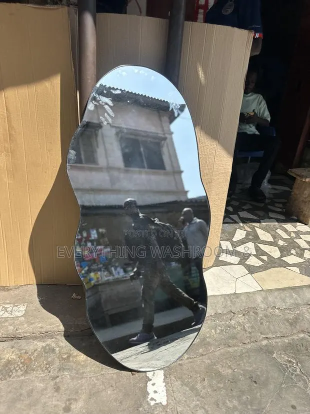 Dressing Mirror · Photo 1