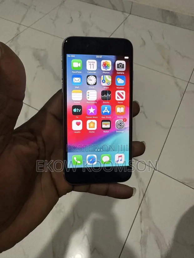 Apple iPhone 6 32 GB Gray · Photo 1