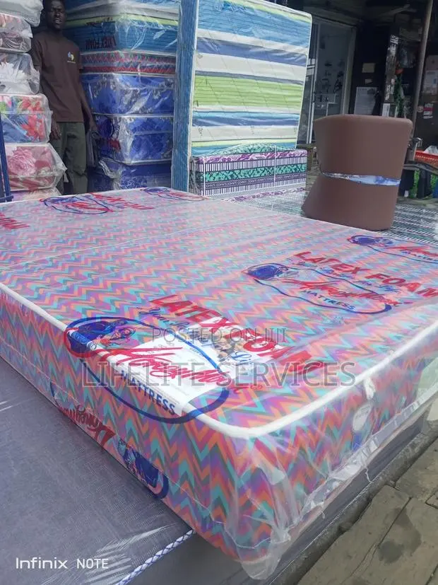 Mattress 10" Large by Latex- Maximum Quality · Photo 1