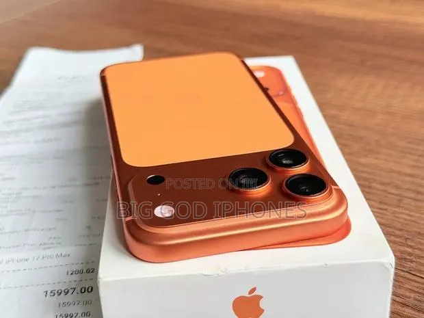 Apple iPhone 17 Pro Max 512 GB Orange · Photo 1
