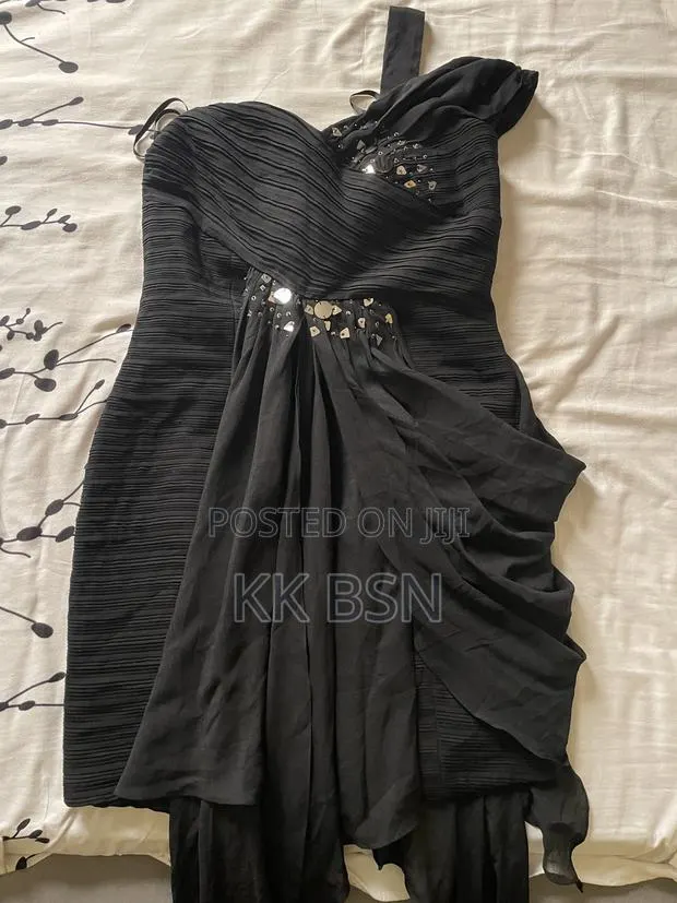 Black Dress · Photo 1