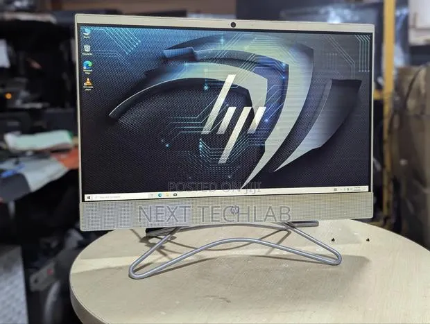 Desktop Computer HP 200 G4 22 All-in-One 8GB AMD A8 SSD 1T · Photo 1