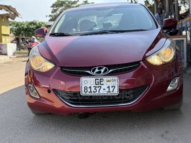 Hyundai Elantra 2013 Red · Photo 1