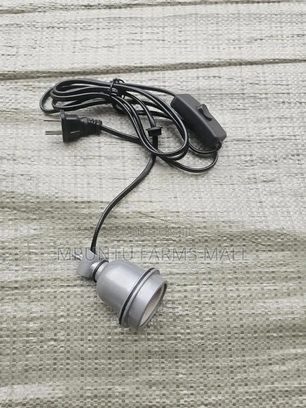 Electric Ceramic Lamp Holder for Brooding · Photo 1