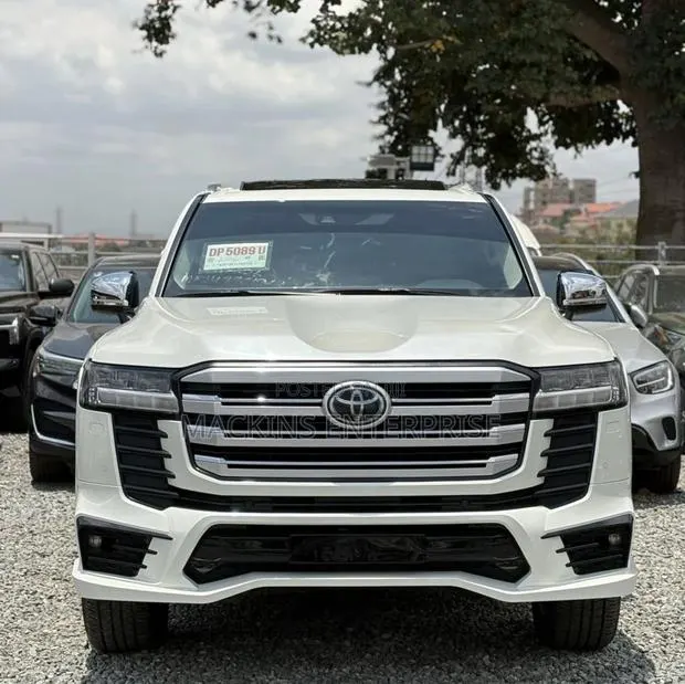 Toyota Land Cruiser 2024 White · Photo 1