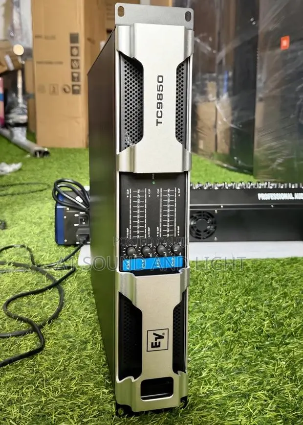 EV TC9850 4-Channels Line Array Amplifier · Photo 1