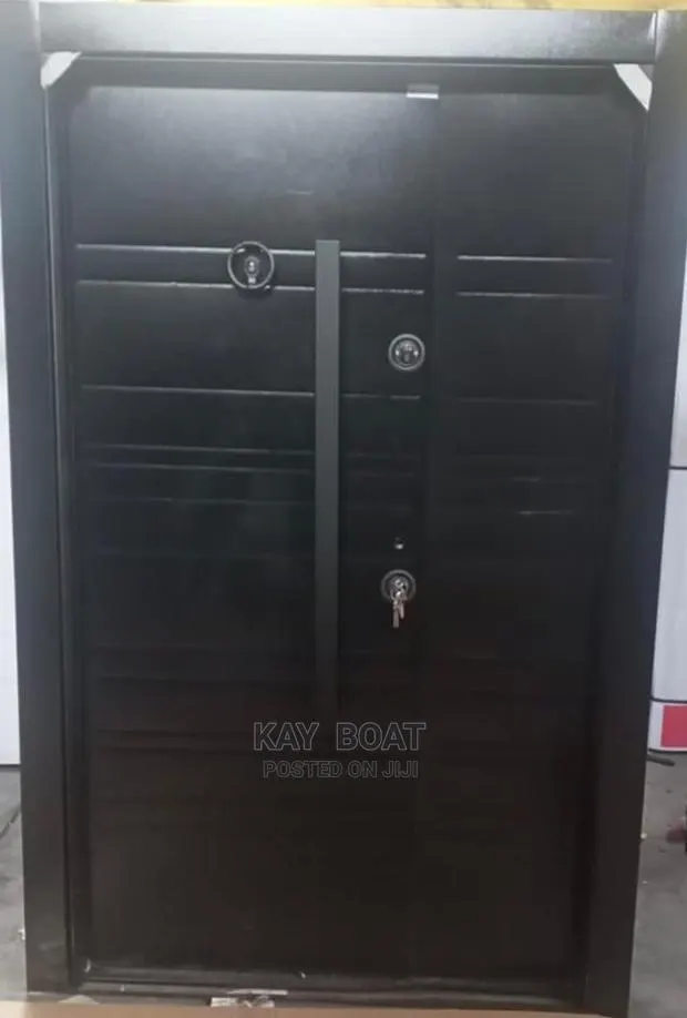 Heavy One and Half Door Available With All Accessories · Photo 1