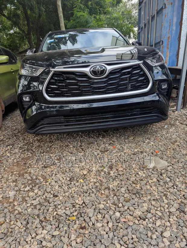 Toyota Highlander LE AWD 2023 Black · Photo 1