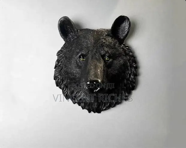 Black Bear Head Sculpture · Photo 1