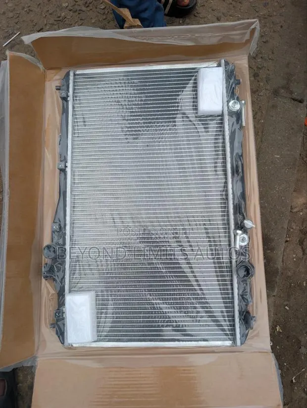 Honda Civic 2013 - 2015 Radiator / Water Tank · Photo 1