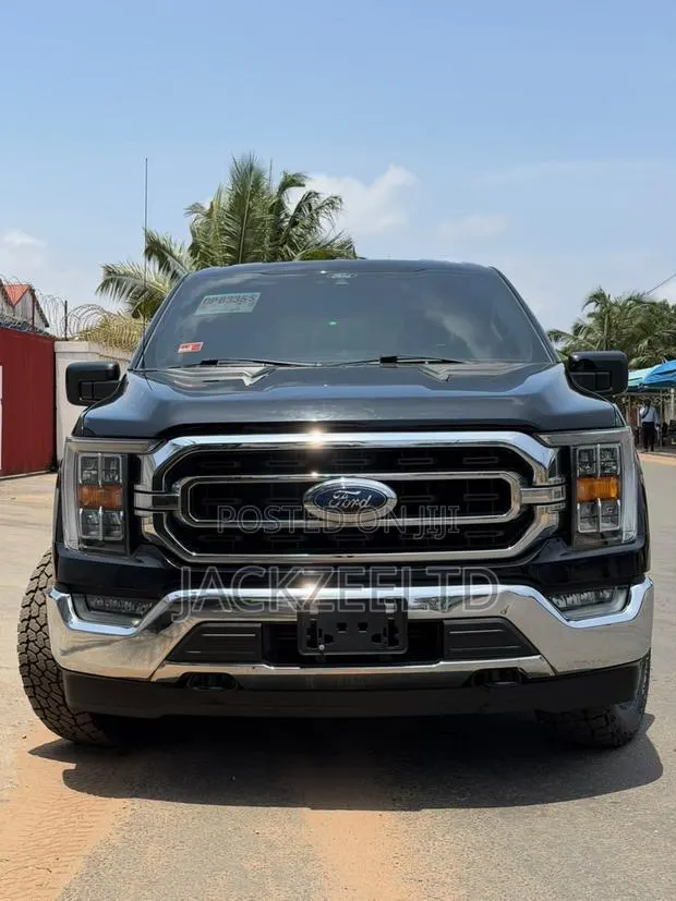 Ford F-150 XLT 2022 Black · Photo 1