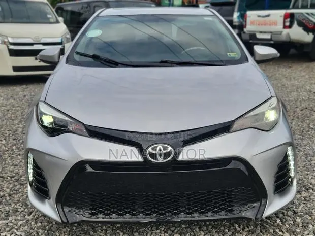 Toyota Corolla S 4dr Sedan (1.8L 4cyl CVT) 2016 Silver · Photo 1