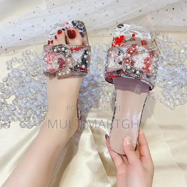Ladies Rhinestone Flat Slippers · Photo 1